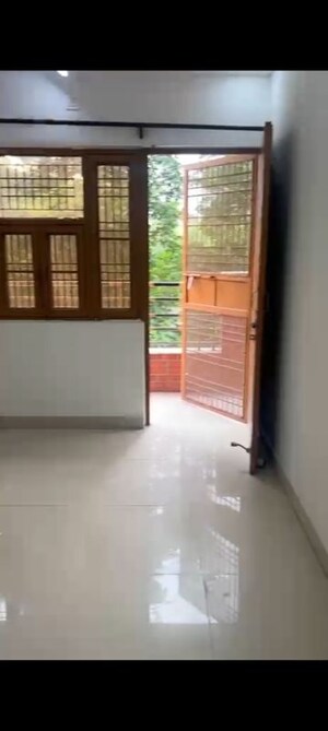 Room in Studio Apartment at Sector 16b Dwarka – for Rent