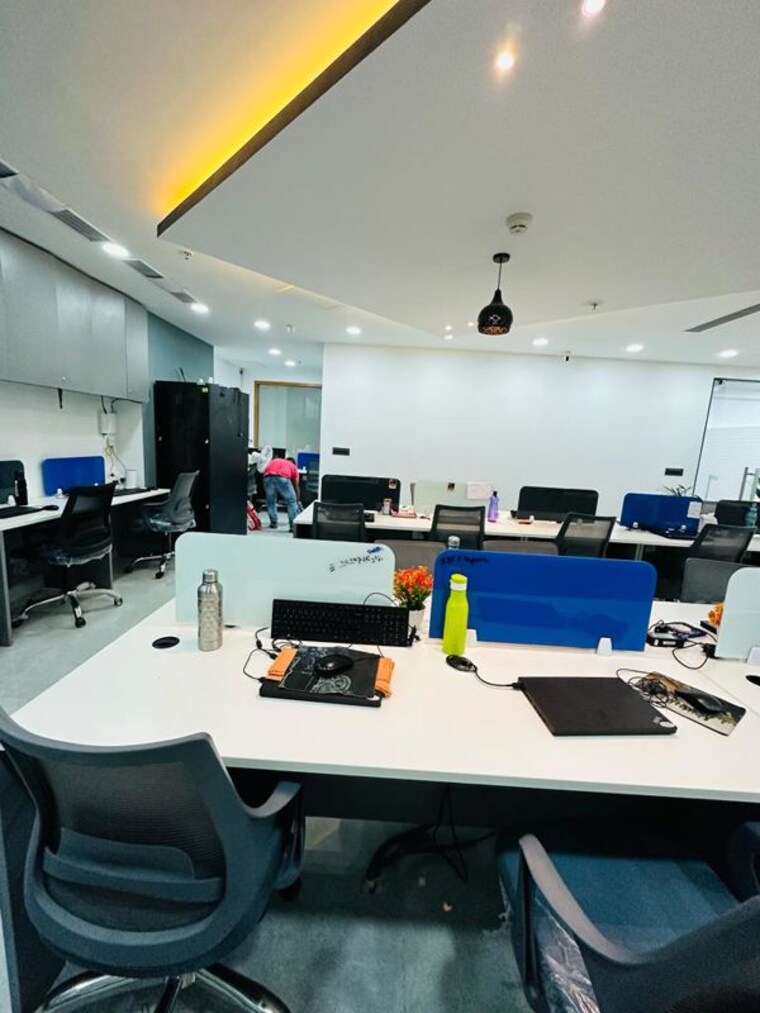 Team Area, assotech-business-cresterra Commercial Office Space 2100 Sq.Ft. In Sector 135 Noida 10717288