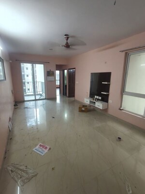 Room in 2 BHK Apartment at BBD Green City, Gomti Nagar – for Rent