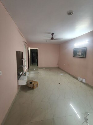 Room in 2 BHK Apartment at BBD Green City, Gomti Nagar – for Rent