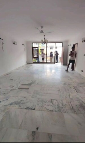 3 BHK Builder Floor For Rent in Kailash Hills