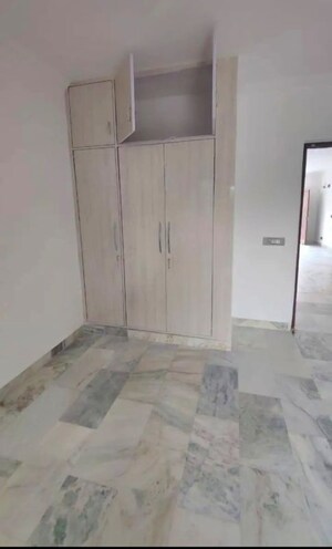 Room in 3 BHK Builder Floor at Kailash Hills – for Rent