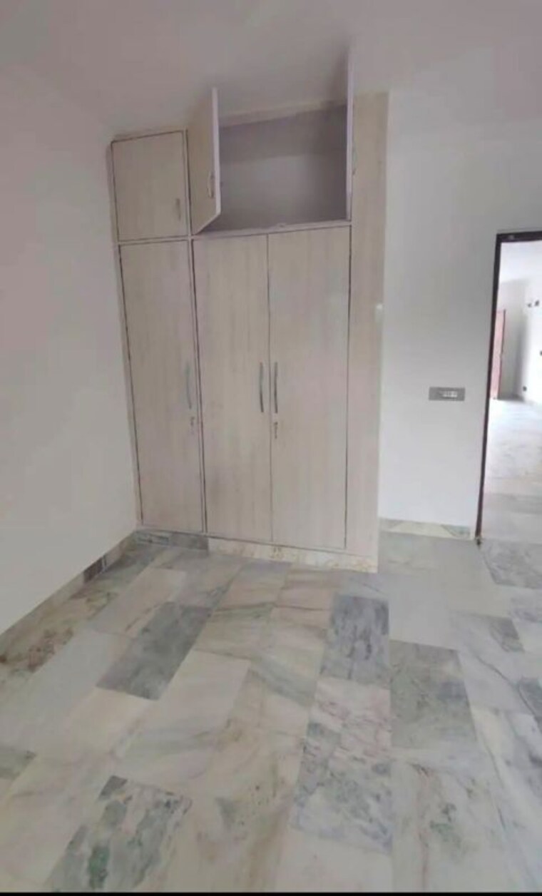 Room, kailash hills 3 Bedroom 200 Sq.Yd. Builder Floor In Kailash Hills Delhi 10717368