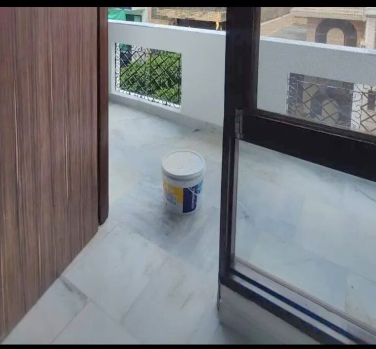 Room, kailash hills 3 Bedroom 200 Sq.Yd. Builder Floor In Kailash Hills Delhi 10717368