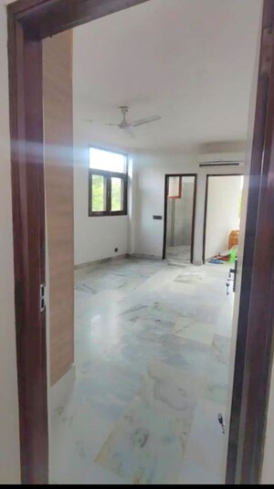 Room in 3 BHK Builder Floor at Kailash Hills – for Rent