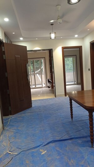 Room in 3 BHK Builder Floor at East Patel Nagar – for Rent