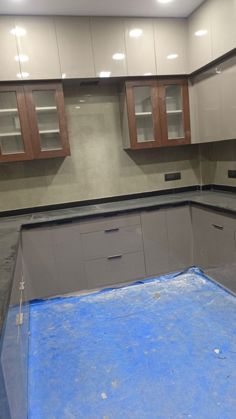 Kitchen, east patel nagar 3 Bedroom 200 Sq.Ft. Builder Floor In East Patel Nagar Delhi 10717370