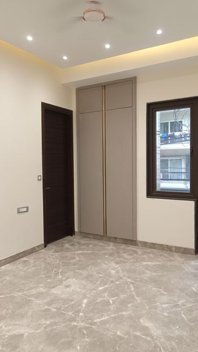 Room, east patel nagar 3 Bedroom 1810 Sq.Ft. Builder Floor In East Patel Nagar Delhi 10717371