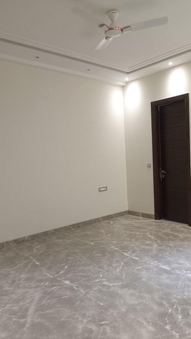 Room, east patel nagar 3 Bedroom 1810 Sq.Ft. Builder Floor In East Patel Nagar Delhi 10717371