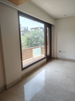 Room in 5 BHK Builder Floor at Greater Kailash – for Sale