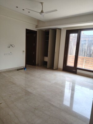 Room in 5 BHK Builder Floor at Greater Kailash – for Sale
