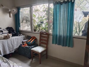 Living Room in 2.5 BHK Apartment at Giridhar Nagar – for Rent