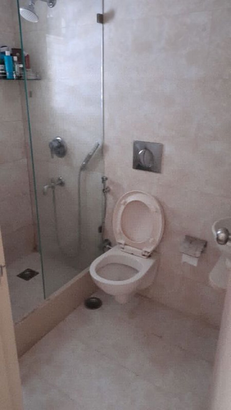 Bathroom, cosmopolitan-apsara-apartment 2 Bedroom 900 Sq.Ft. Apartment In Pali Hill Mumbai 10717448