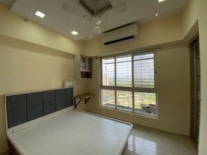 Room in 2 BHK Apartment at Lodha Amara, Kolshet Road – for Rent