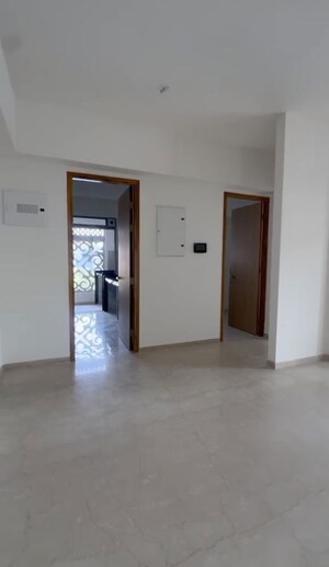 Room in 2.5 BHK Apartment at Lodha Bellissimo, Mahalaxmi – for Rent