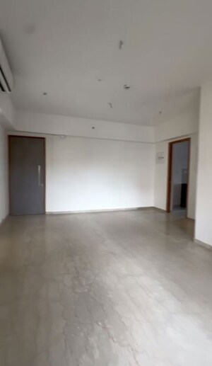 Room in 2.5 BHK Apartment at Lodha Bellissimo, Mahalaxmi – for Rent