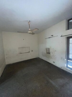 Room in 4 BHK Independent House at Phase 2 – for Sale