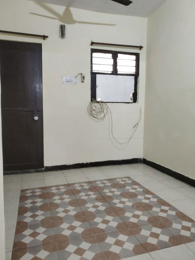 Room, sarita vihar 1 Bedroom 450 Sq.Ft. Independent House In Sarita Vihar Delhi 10717502