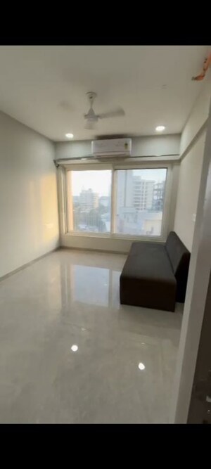 3 BHK Apartment For Rent in Parijat CHS Andheri West, Yari Road
