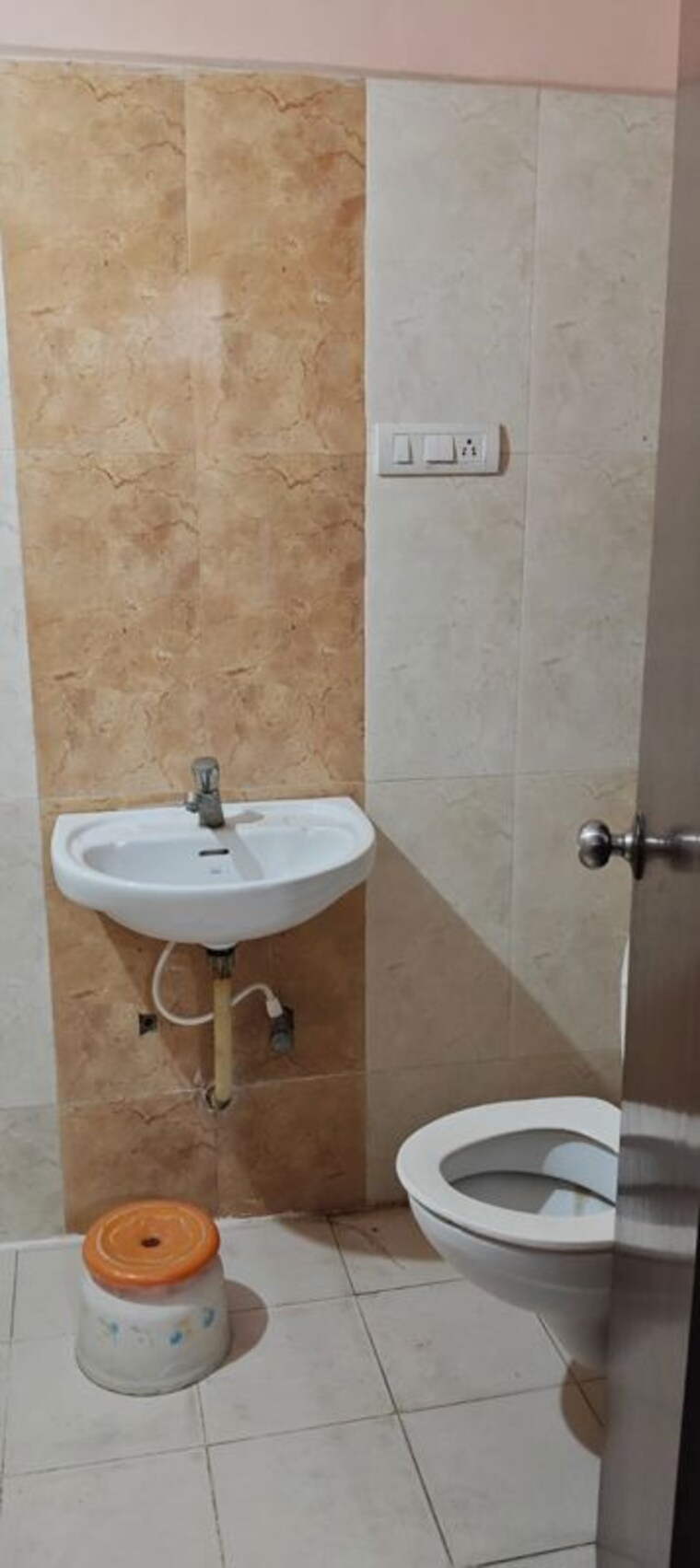 Bathroom, manikonda 4 Bedroom 3000 Sq.Ft. Apartment In Manikonda Hyderabad 10716292