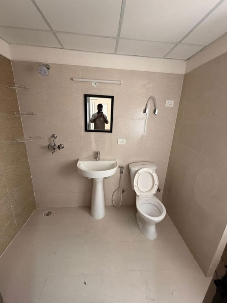 Bathroom, sector 16c greater noida 3 Bedroom 1235 Sq.Ft. Apartment In Sector 16c Greater Noida Greater Noida 10715649