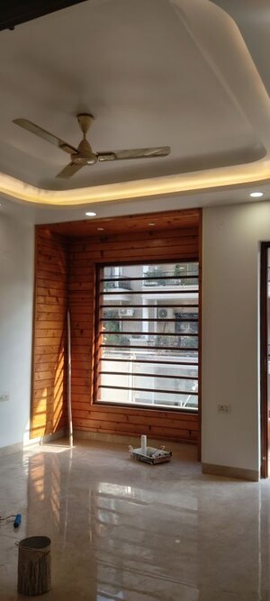 Room in 3 BHK Builder Floor at Sector 89 – for Sale