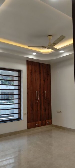 Room in 3 BHK Builder Floor at Sector 89 – for Sale