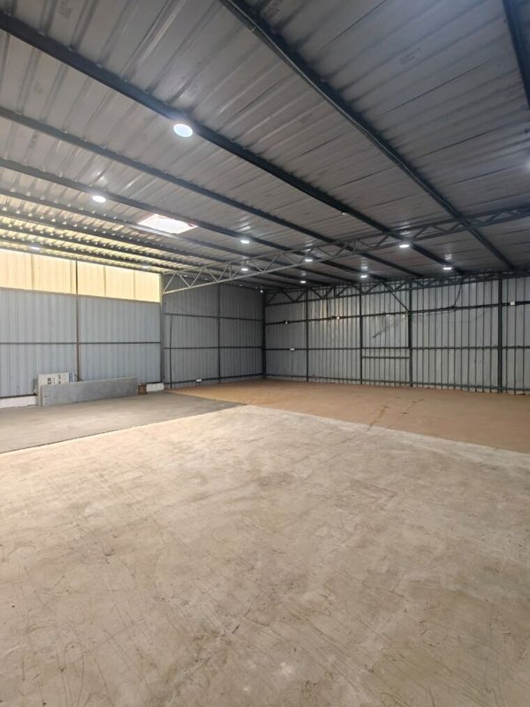  Parking, aundh Commercial Warehouse 3000 Sq.Ft. In Aundh Pune 10717522