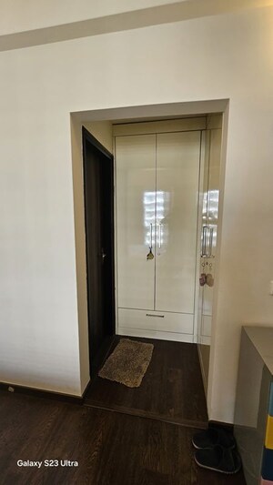 Room in 4 BHK Apartment at Paras Irene, Sector 70a – for Sale