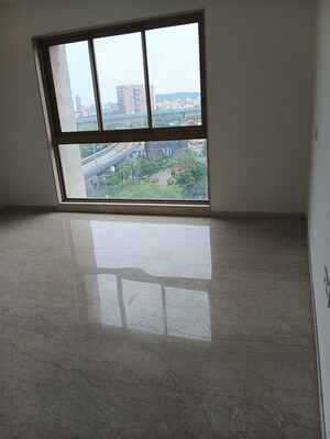 Room in 5 BHK Apartment at Godrej RKS, Chembur – for Rent