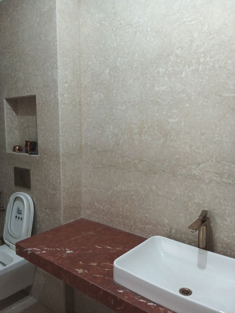 Bathroom, godrej-rks 5 Bedroom 2264 Sq.Ft. Apartment In Chembur Mumbai 10717495