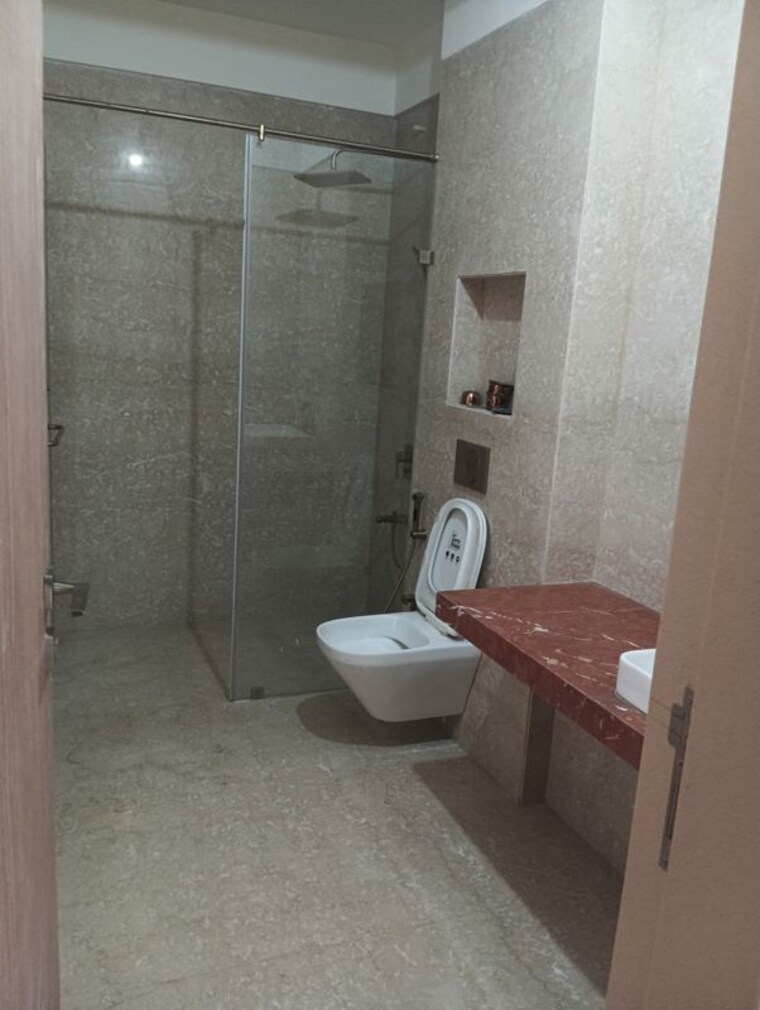 Bathroom, godrej-rks 5 Bedroom 2264 Sq.Ft. Apartment In Chembur Mumbai 10717495