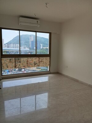 Room in 5 BHK Apartment at Godrej RKS, Chembur – for Rent