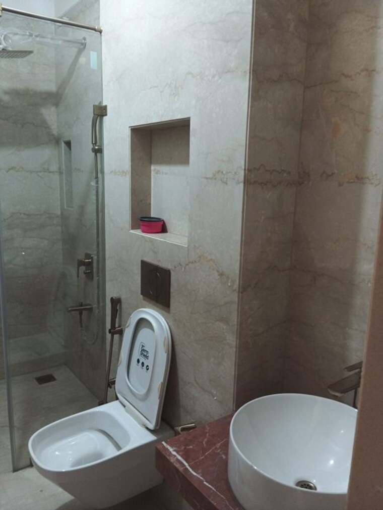 Bathroom, godrej-rks 5 Bedroom 2264 Sq.Ft. Apartment In Chembur Mumbai 10717495
