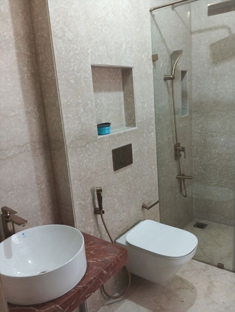 Bathroom, godrej-rks 5 Bedroom 2264 Sq.Ft. Apartment In Chembur Mumbai 10717495