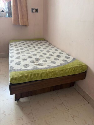 Bedroom in  Pg at Malad West – for Rent
