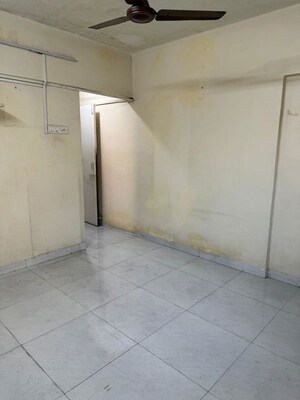Room in 2 BHK Apartment at Gokul Nagri 2, Kandivali East – for Rent