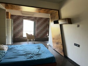 Bedroom in 3 BHK Apartment at Mantralaya – for Rent