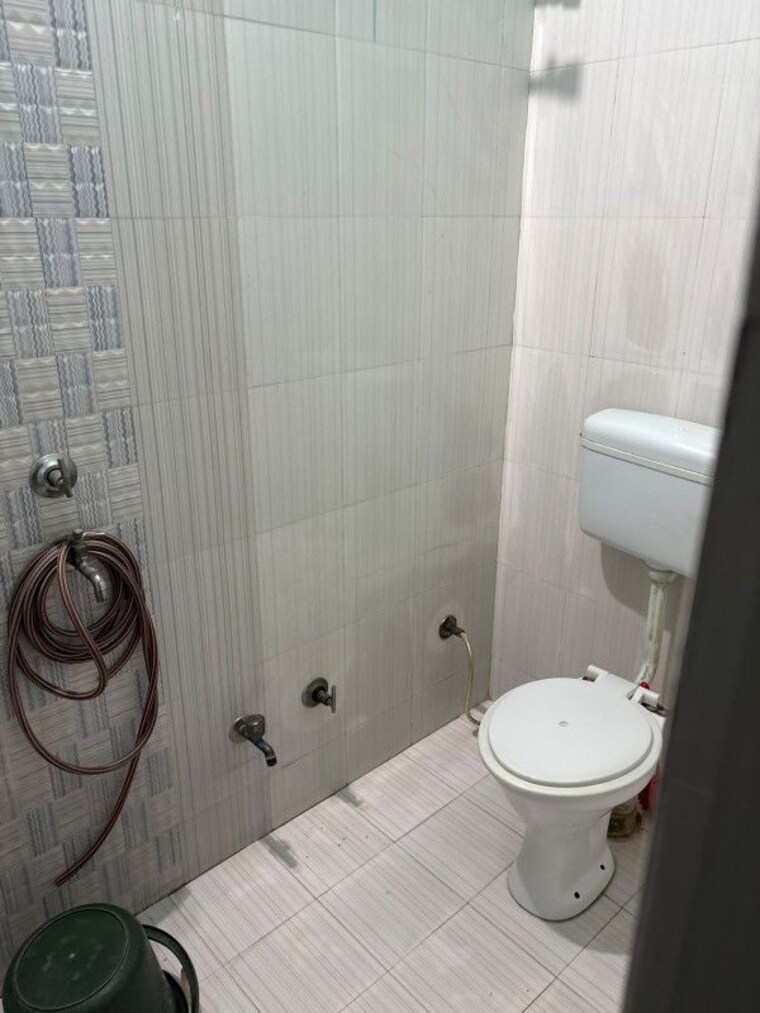 Bathroom, pachpedi naka 1 Bedroom 950 Sq.Ft. Builder Floor In Pachpedi Naka Raipur 10702391