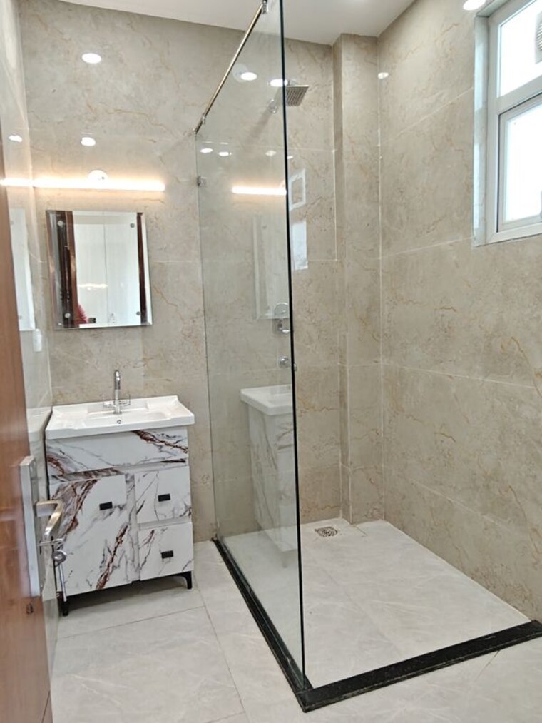 Bathroom, vasant vihar 3 Bedroom 1800 Sq.Ft. Apartment In Vasant Vihar Delhi 10717746