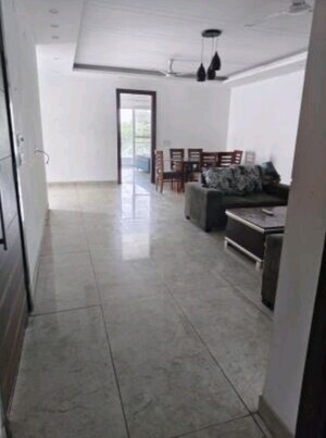 Living Room in 3 BHK Builder Floor at Sector 44 – for Rent