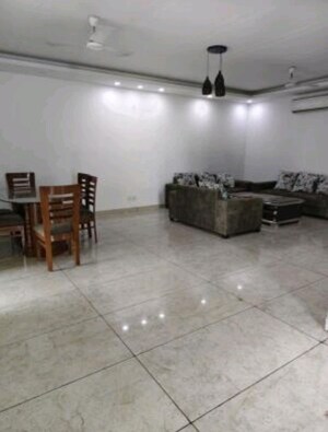 3 BHK Builder Floor For Rent in Sector 44