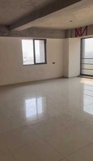 Room in  Office Space at Makarba – for Rent