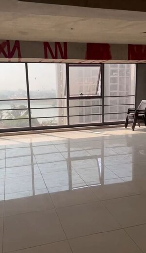 Room in  Office Space at Makarba – for Rent