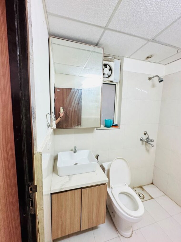 Bathroom, suncity-avenue-76 2 Bedroom 635 Sq.Ft. Apartment In Sector 76 Gurgaon 10717793
