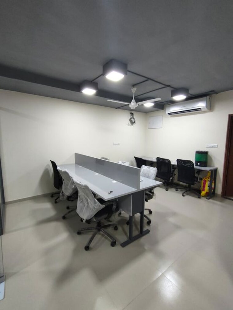 Team Area, shivalik-shilp Commercial Office Space 717 Sq.Ft. In Sanidhya Ahmedabad 10717797