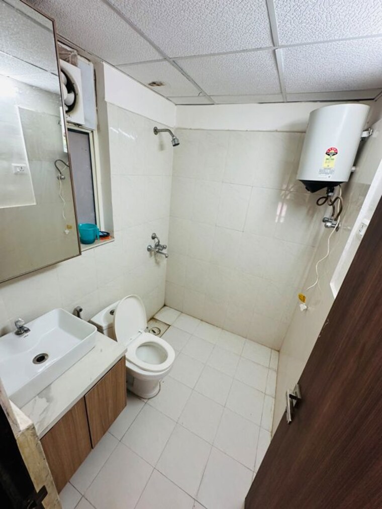 Bathroom, suncity-avenue-76 2 Bedroom 635 Sq.Ft. Apartment In Sector 76 Gurgaon 10717803