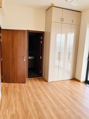Room in 2 BHK Apartment at M3M Golf Estate, Sector 65 – for Rent