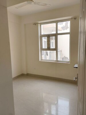 Room in 2 BHK Apartment at Shree Vardhman Mantra, Sector 67 – for Rent