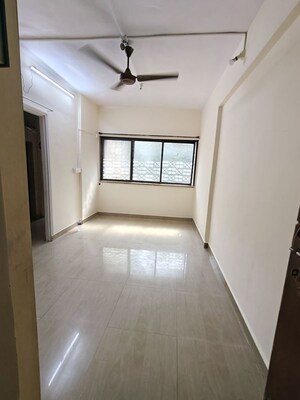 1 BHK Apartment For Rent in Deepanjali CHS, Malad West